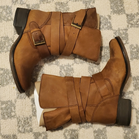 NWT Steve Madden Brewzzer Cognac Leather Belted Mid Calf Moto Boot Size 7.5 - Picture 4 of 12